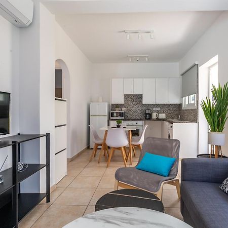 Beautiful One Bed Apartment In Paphos Luaran gambar