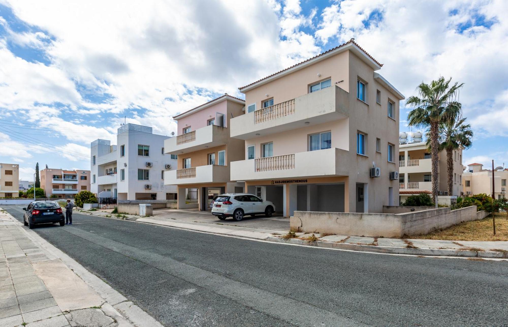 Beautiful One Bed Apartment In Paphos Luaran gambar